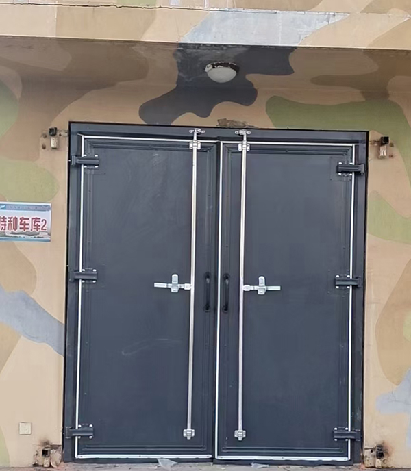 阿克塞工业平开门