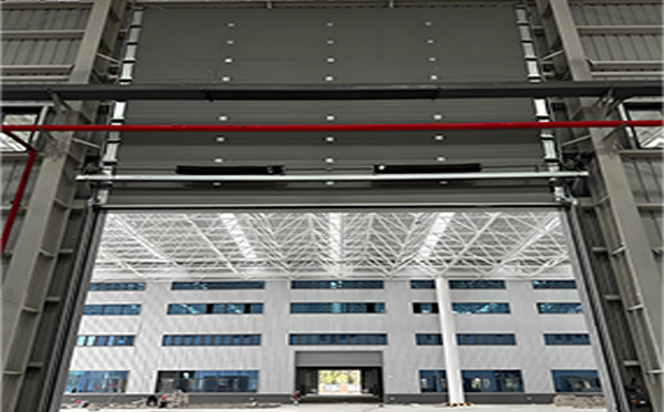 阿克塞工业提升门