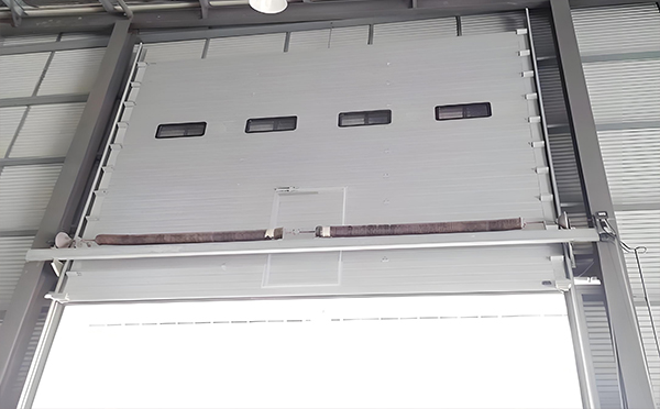 阿克塞工业滑升门