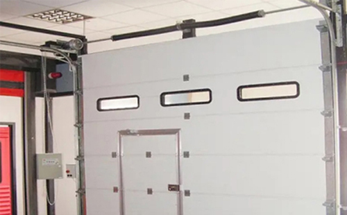 阿克塞工业提升门的安装方法