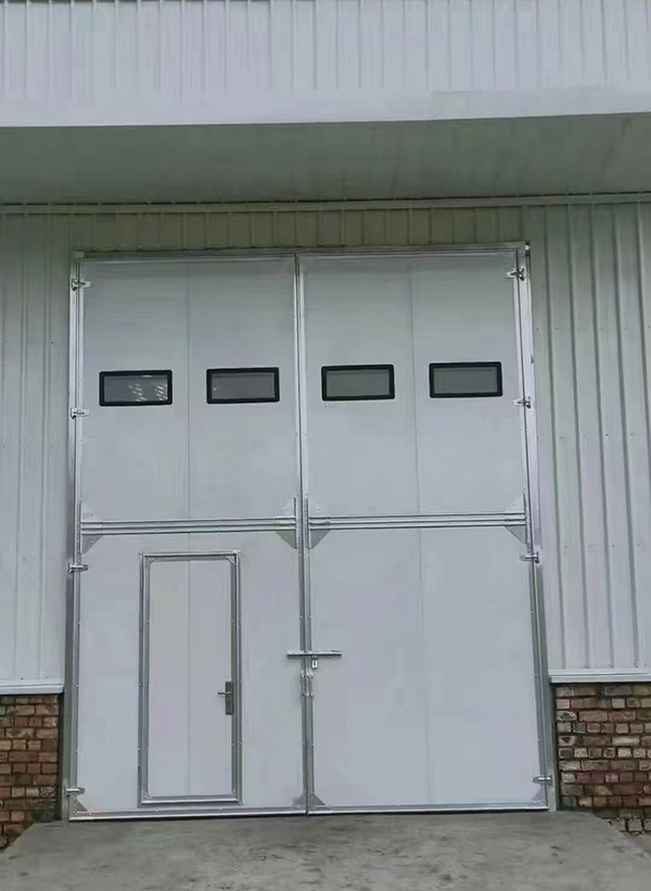 阿克塞工业门在设备装配车间出入口的实施记录